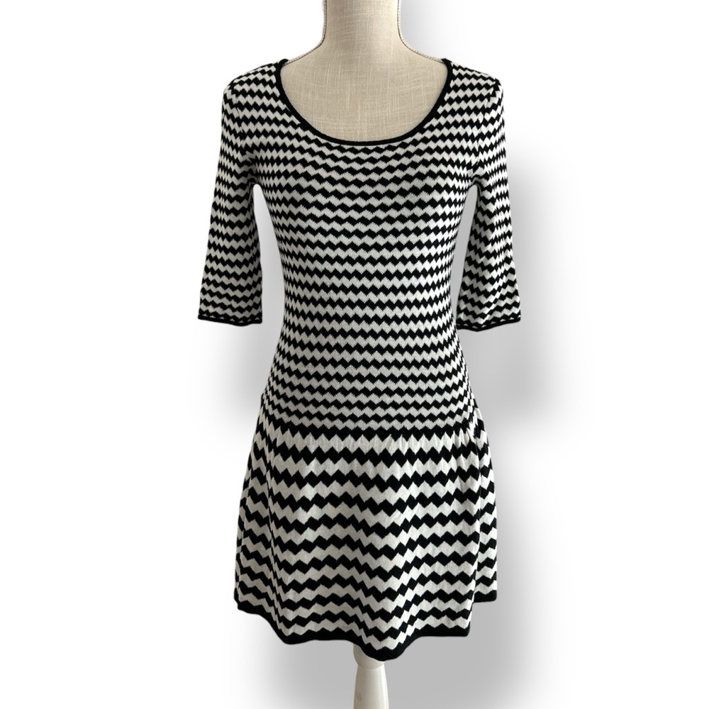 Freshman 1996 Black and White Zigzag Dress